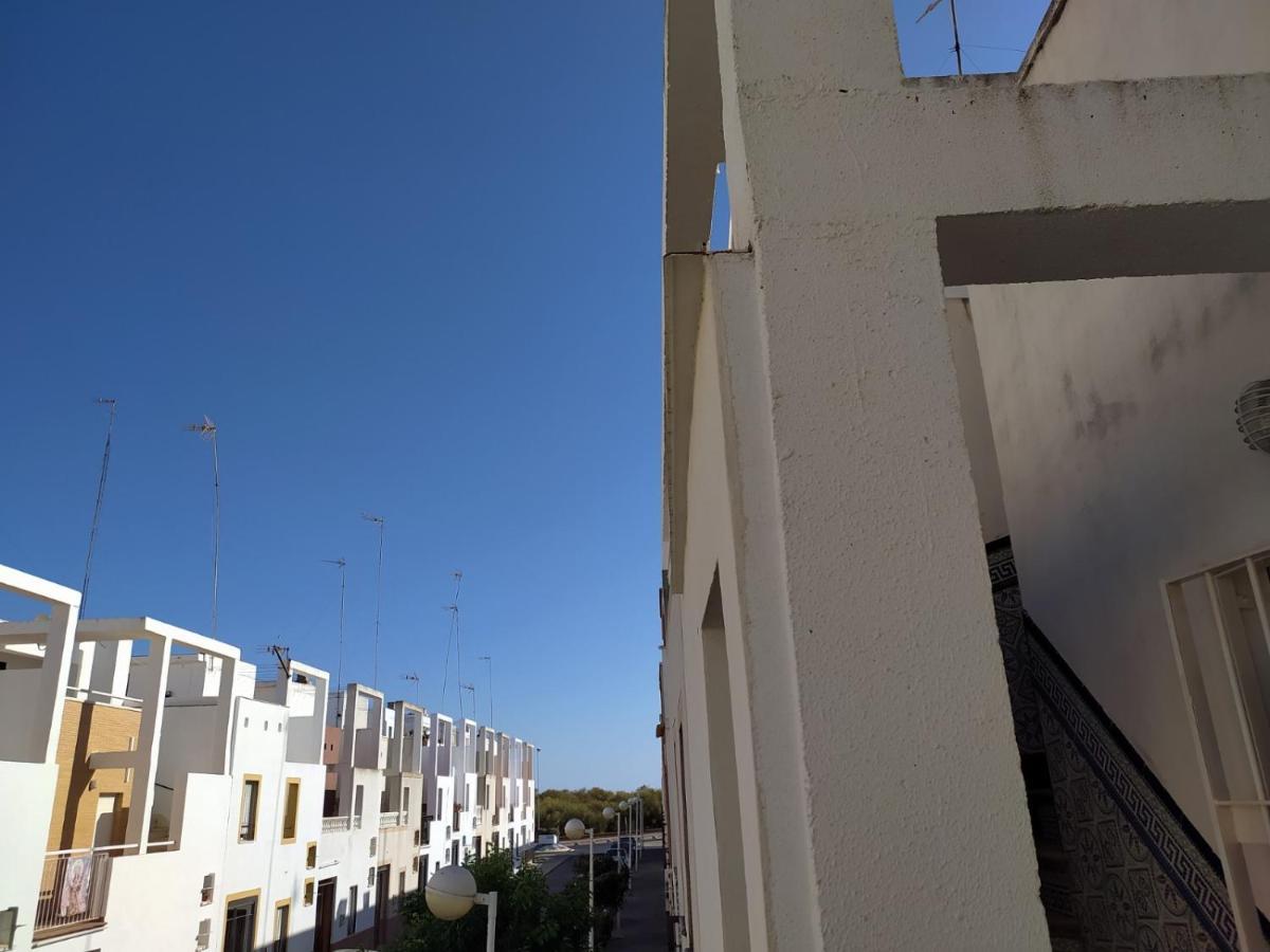 Adosado Con Azotea Andaluza Y Patio, Junto A La Playa *